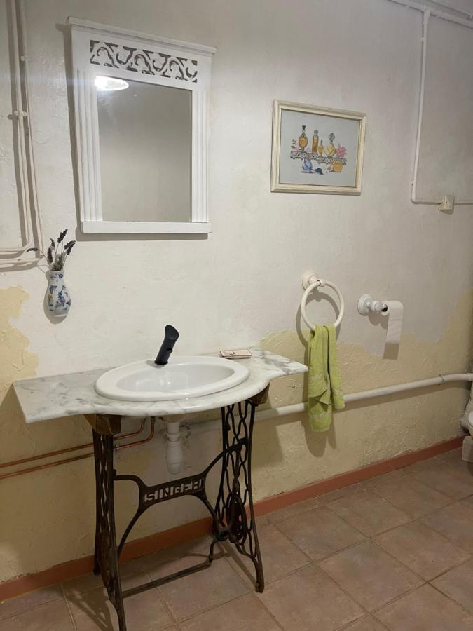 Montagne D'Alaric Apartment Moux Exterior photo